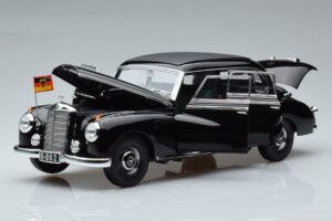 Mercedes 300 W186 Konrad Adenauer Norev 1:18 183707 Metal — billede 2 af 9