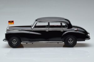 Mercedes 300 W186 Konrad Adenauer Norev 1:18 183707 Metal — billede 5 af 9