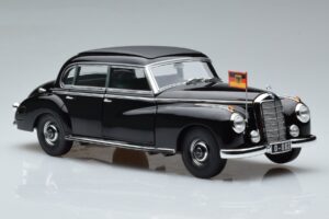 Mercedes 300 W186 Konrad Adenauer Norev 1:18 183707 Metal — billede 6 af 9
