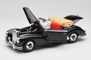 Mercedes 300S W188 Roadster Sort Welly 1:18 801-3271398 Metal — billede 2 af 8