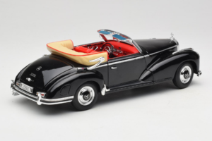 Mercedes 300S W188 Roadster Sort Welly 1:18 801-3271398 Metal — billede 3 af 8