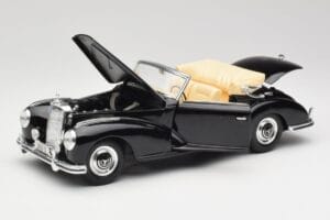 Mercedes 300SC W188 Obsidian Sort Maisto 1:18 806B Metal — billede 2 af 8