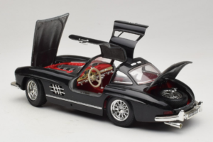 Mercedes 300SL Sort Bburago 1:18 3015-M3 Metal — billede 5 af 8