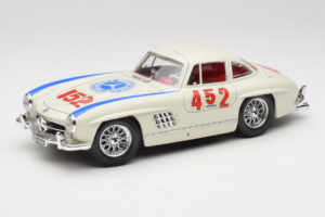 Mercedes 300SL #452 Mille Miglia 1955 Hvid Bburago 1:18 3015-M2 Metal