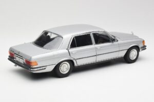 Mercedes 450 SEL 6.9 W116 Sølv Revell 1:18 8955 Metal — billede 3 af 8