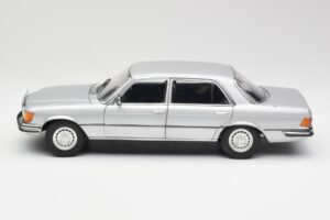 Mercedes 450 SEL 6.9 W116 Sølv Revell 1:18 8955 Metal — billede 4 af 8