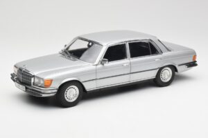Mercedes 450 SEL 6.9 W116 Sølv Revell 1:18 8955 Metal