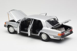 Mercedes 450 SEL 6.9 W116 Sølv Revell 1:18 8955 Metal — billede 5 af 8