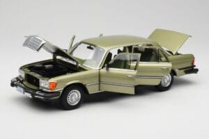 Mercedes 450 SEL W116 J.R. Ewing Dallas Sølvgrøn Norev 1:18 183975 Metal — billede 3 af 8