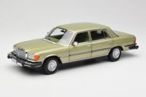 Mercedes 450 SEL W116 J.R. Ewing Dallas Sølvgrøn Norev 1:18 183975 Metal
