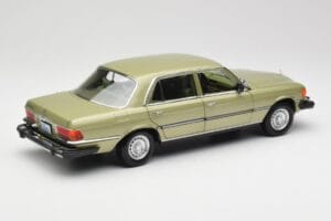 Mercedes 450 SEL W116 J.R. Ewing Dallas Sølvgrøn Norev 1:18 183975 Metal — billede 5 af 8