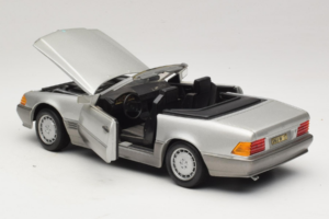Mercedes SL 500 R129 Sølv Revell 1:18 8801-P1 Metal — billede 5 af 8