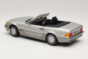 Mercedes SL 500 R129 Sølv Revell 1:18 8801-P1 Metal — billede 7 af 8