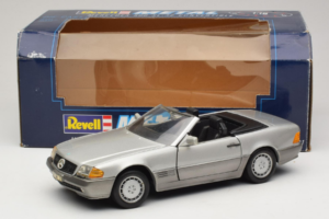 Mercedes SL 500 R129 Sølv Revell 1:18 8801-P1 Metal — billede 8 af 8