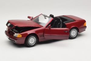 Mercedes 500 SL R129 Mørkrød Revell 1:18 8801 Metal — billede 2 af 8