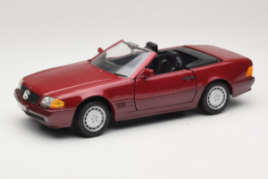 Mercedes 500 SL R129 Mørkrød Revell 1:18 8801 Metal