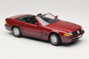 Mercedes 500 SL R129 Mørkrød Revell 1:18 8801 Metal — billede 6 af 8