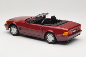 Mercedes 500 SL R129 Mørkrød Revell 1:18 8801 Metal — billede 7 af 8