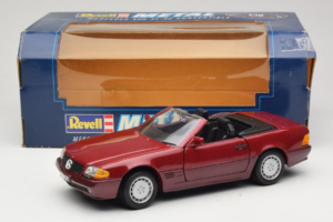 Mercedes 500 SL R129 Mørkrød Revell 1:18 8801 Metal — billede 8 af 8