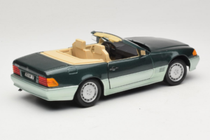 Mercedes 500 SL R129 Sølvgrøn Revell 1:18 8802 Metal — billede 3 af 8