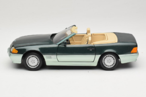 Mercedes 500 SL R129 Sølvgrøn Revell 1:18 8802 Metal — billede 4 af 8