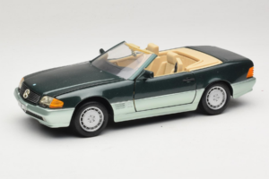 Mercedes 500 SL R129 Sølvgrøn Revell 1:18 8802 Metal