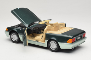 Mercedes 500 SL R129 Sølvgrøn Revell 1:18 8802 Metal — billede 5 af 8