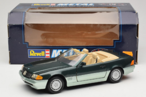 Mercedes 500 SL R129 Sølvgrøn Revell 1:18 8802 Metal — billede 8 af 8