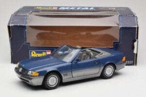 Mercedes SL 500 R129 Nautic Blue Metallic Revell 1:18 8081 Metal — billede 8 af 8