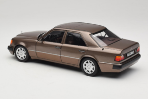 Mercedes 500E W124 Impala Metallic Norev 1:18 183954 Metal — billede 7 af 8