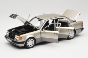 Mercedes 500E W124 Smoke Silver Forhandler Udgave Norev 1:18 B66040724 Metal — billede 2 af 8