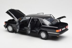 Mercedes 560 SEL W126 Sort Forhandlerudgave Norev 1:18 B66040599 Metal — billede 5 af 8