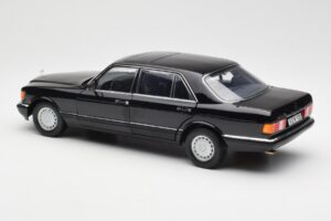 Mercedes 560 SEL W126 Sort Forhandlerudgave Norev 1:18 B66040599 Metal — billede 7 af 8