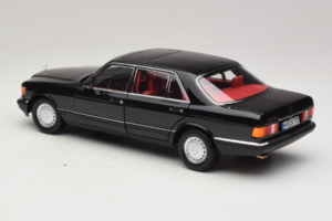 Mercedes 560 SEL W126 Sort Med Rød Interiør Norev 1:18 183788 Metal — billede 4 af 8
