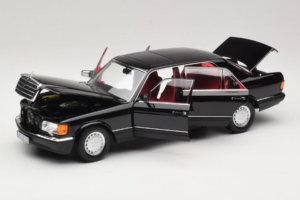 Mercedes 560 SEL W126 Sort Med Rød Interiør Norev 1:18 183788 Metal — billede 8 af 8