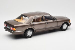 Mercedes 560 SEL W126 Impala Brun Forhandlerudgave Norev 1:18 B66040646 Metal — billede 3 af 8