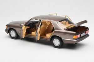 Mercedes 560 SEL W126 Impala Brun Forhandlerudgave Norev 1:18 B66040646 Metal — billede 5 af 8