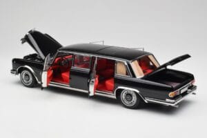 Mercedes 600 Pullman W100 Sort NZG 1:18 1071/50 Metal — billede 5 af 8