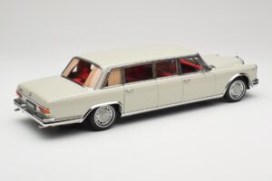Mercedes 600 Pullman W100 Lysegrå NZG 1:18 B66040708 Metal — billede 3 af 8
