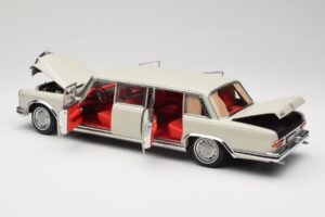 Mercedes 600 Pullman W100 Lysegrå NZG 1:18 B66040708 Metal — billede 5 af 8
