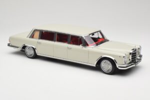 Mercedes 600 Pullman W100 Lysegrå NZG 1:18 B66040708 Metal — billede 6 af 8