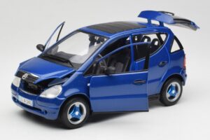 Mercedes A-Class W168 Mørkeblå Maisto 1:18 B66005219 Metal — billede 2 af 8
