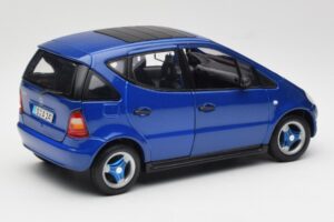 Mercedes A-Class W168 Mørkeblå Maisto 1:18 B66005219 Metal — billede 3 af 8