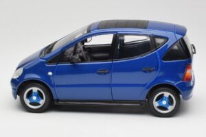 Mercedes A-Class W168 Mørkeblå Maisto 1:18 B66005219 Metal — billede 4 af 8