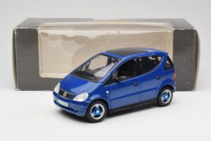 Mercedes A-Class W168 Mørkeblå Maisto 1:18 B66005219 Metal — billede 8 af 8