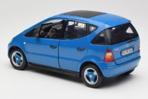 Mercedes A-Class W168 Lyseblå Maisto 1:18 37800-M5 Metal — billede 7 af 8