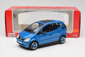 Mercedes A-Class W168 Lyseblå Maisto 1:18 37800-M5 Metal — billede 8 af 8