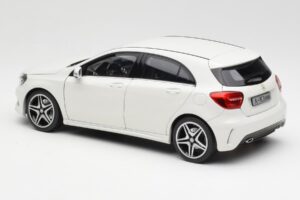 Mercedes A-Class W176 Cirrus Hvid Norev 1:18 B66960126 Metal — billede 7 af 8