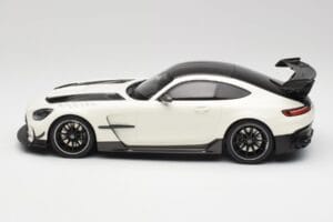 Mercedes AMG GT C190 Black Series Designo Diamond Hvid Metallic Minichamps 1:18 155032022 Metal — billede 3 af 6