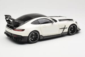 Mercedes AMG GT C190 Black Series Diamond White Metallic Minichamps 1:18 110032020 Metal — billede 3 af 8